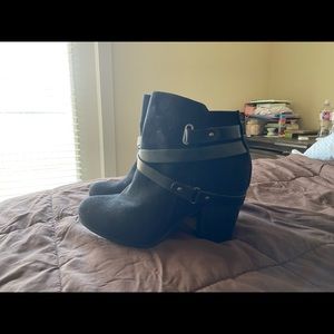 Torrid 11W heel boots